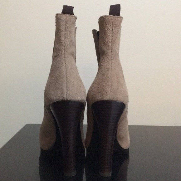 Like New Ralph Lauren Tiara Suede Heel Boots 9.5 - Picture 3 of 7